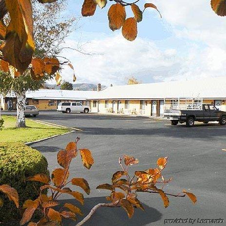 Motel Nicholas Omak Eksteriør billede
